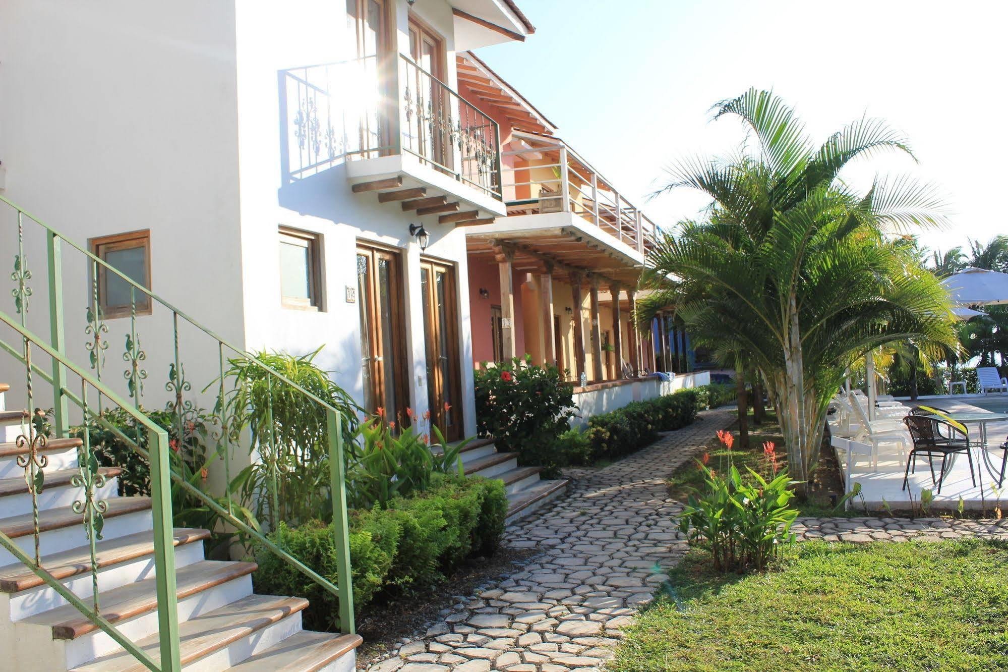 Hotel Punta Franca Jobal Exterior photo